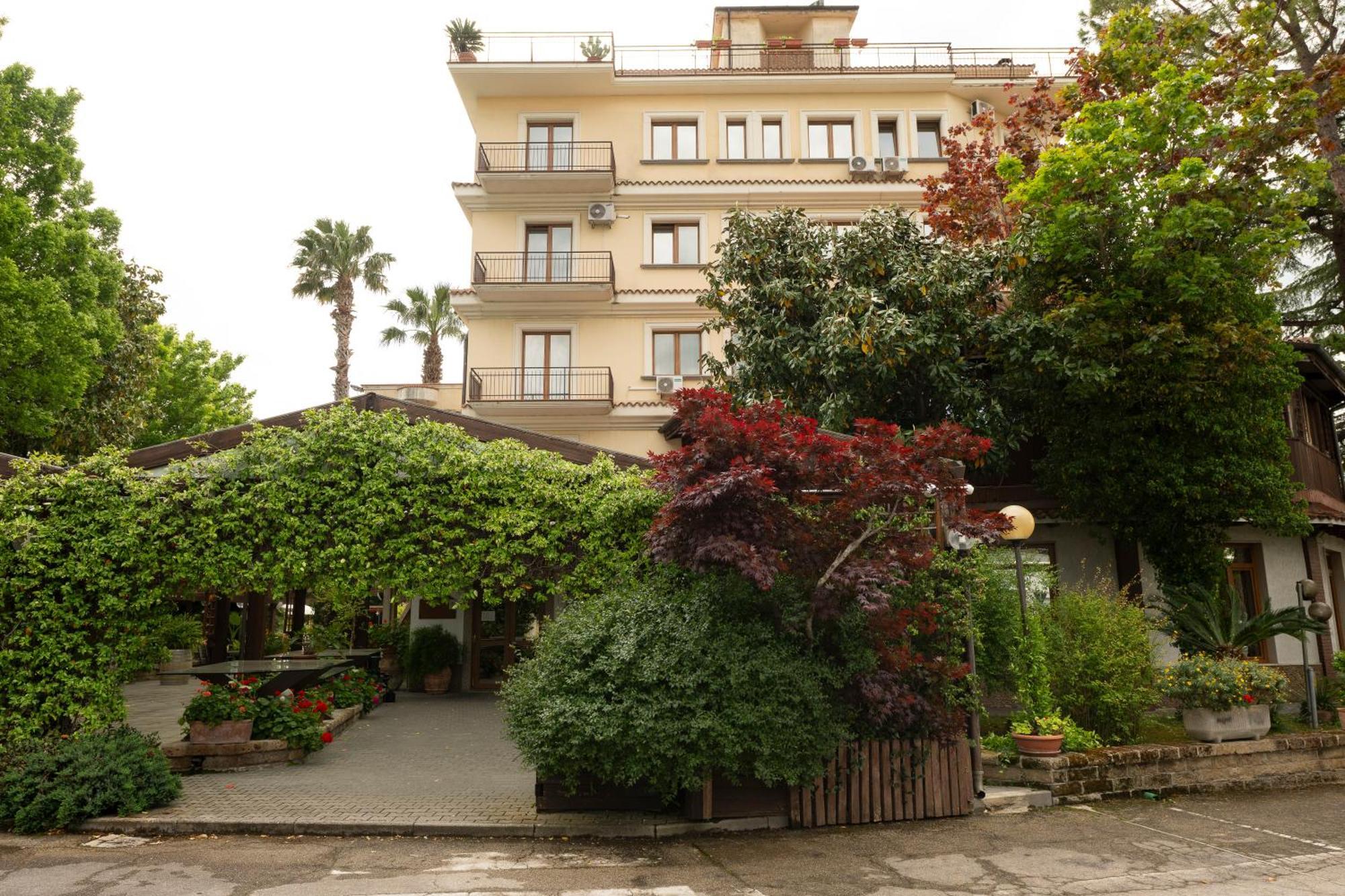 Hotel La Rotonda Cepagatti Exterior photo